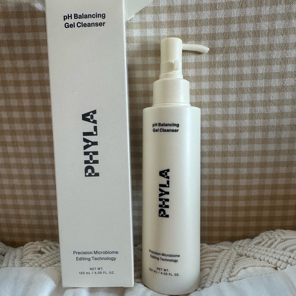 PHYLA pH Balancing Gel Cleanser